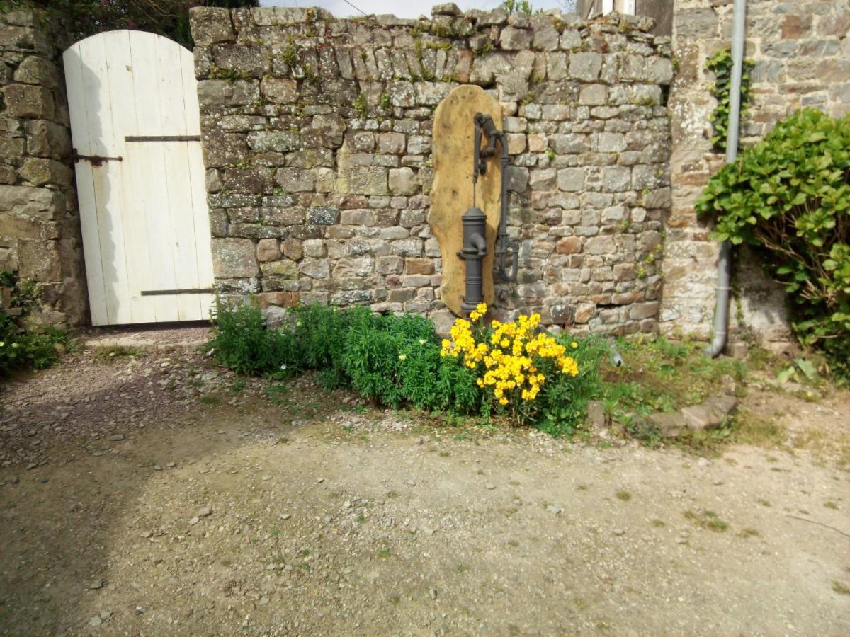 Elevage De La Hurie Saint-Nicolas-de-Pierrepont Exterior foto